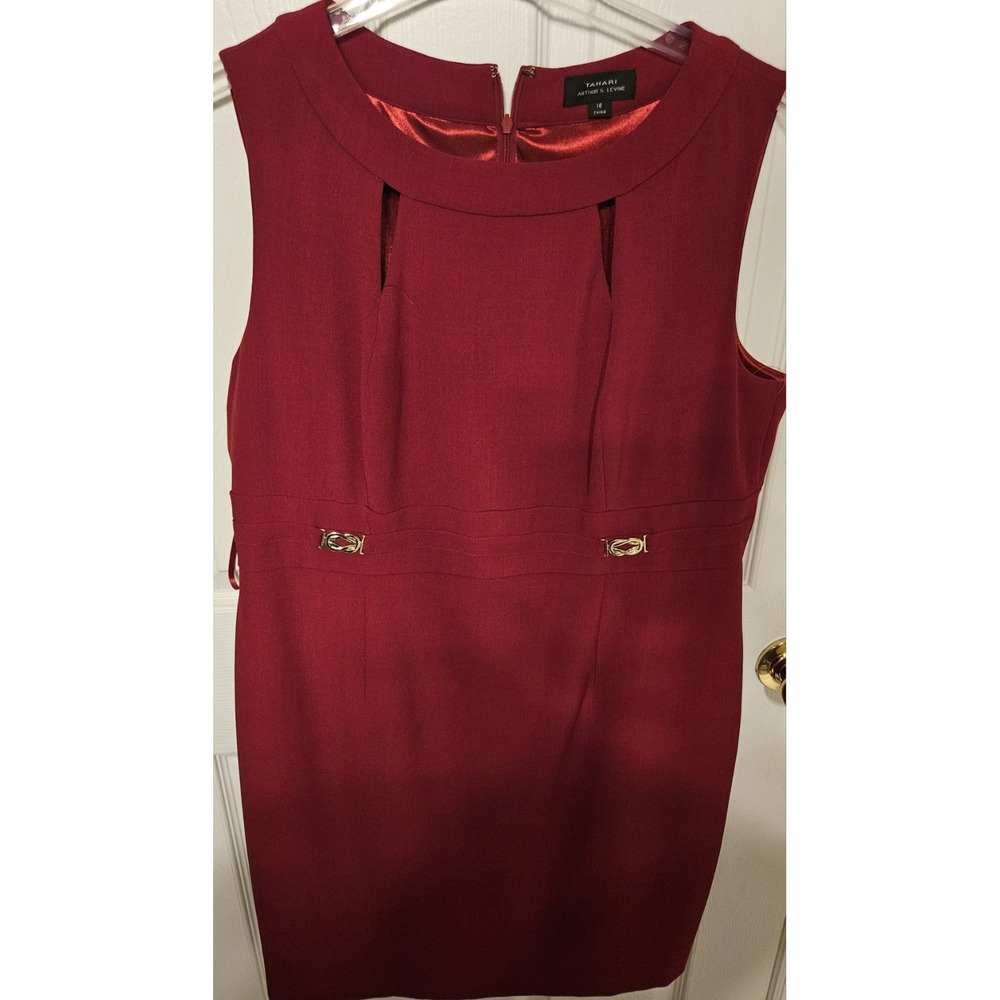 Tahari Arthur S. Levine Red Sheath Dress Gold Hardware Boat Neck Size 16